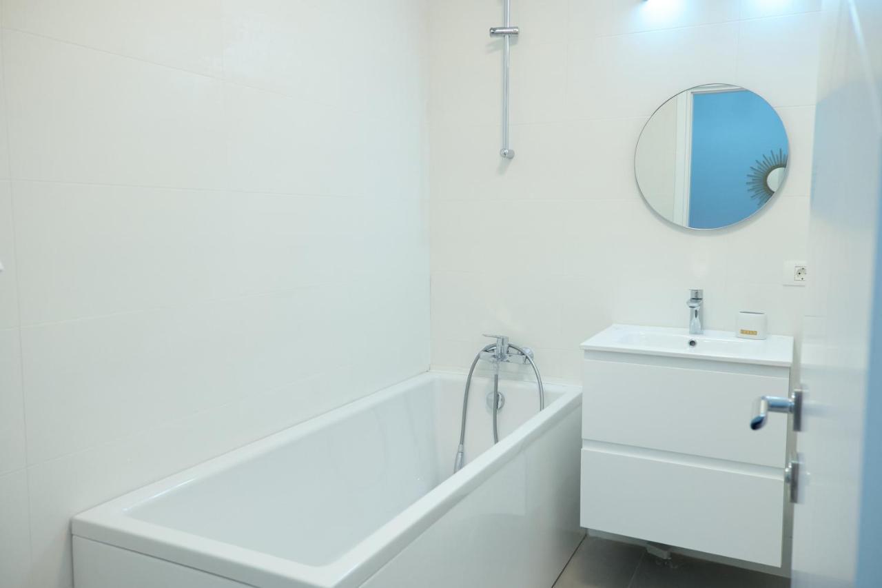 City Center Accomodation - 101 Resicabánya Kültér fotó